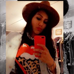 Meet your Posher, Bella